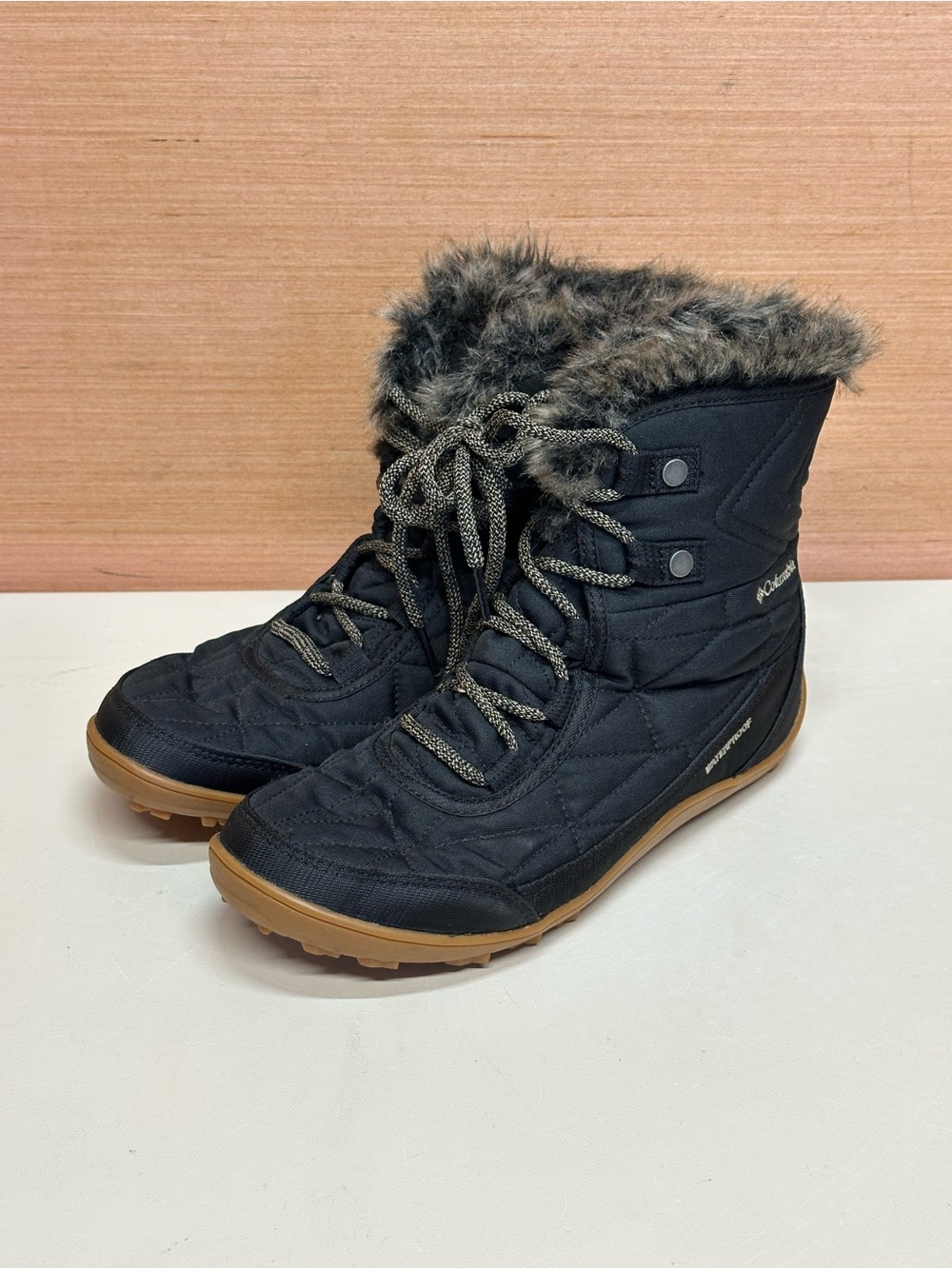 Columbia Omni Heat Minx Shorty III Waterproof Winter Boots Women's Size 8.5